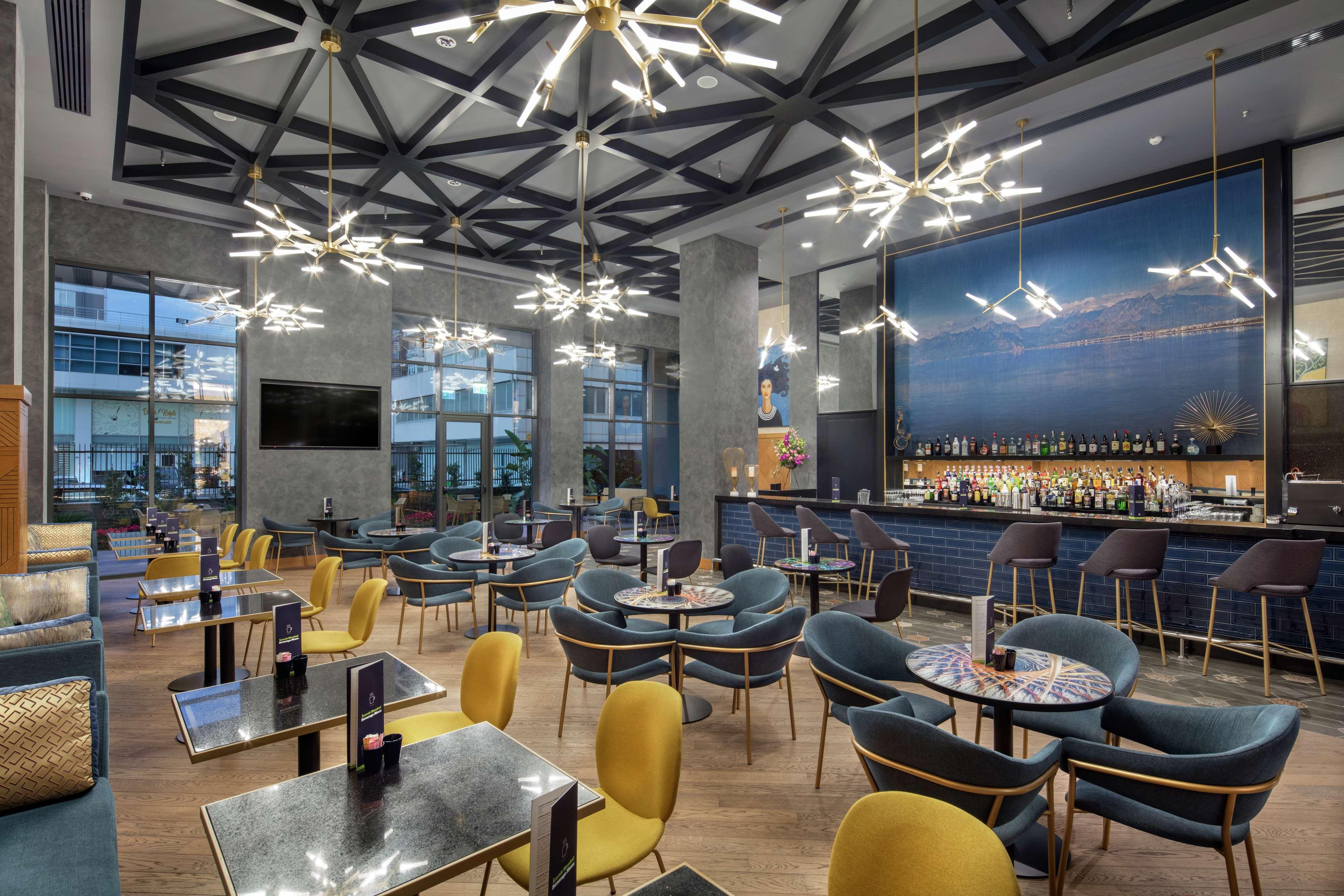 Doubletree By Hilton Antalya City Centre Εξωτερικό φωτογραφία The lounge at the airport