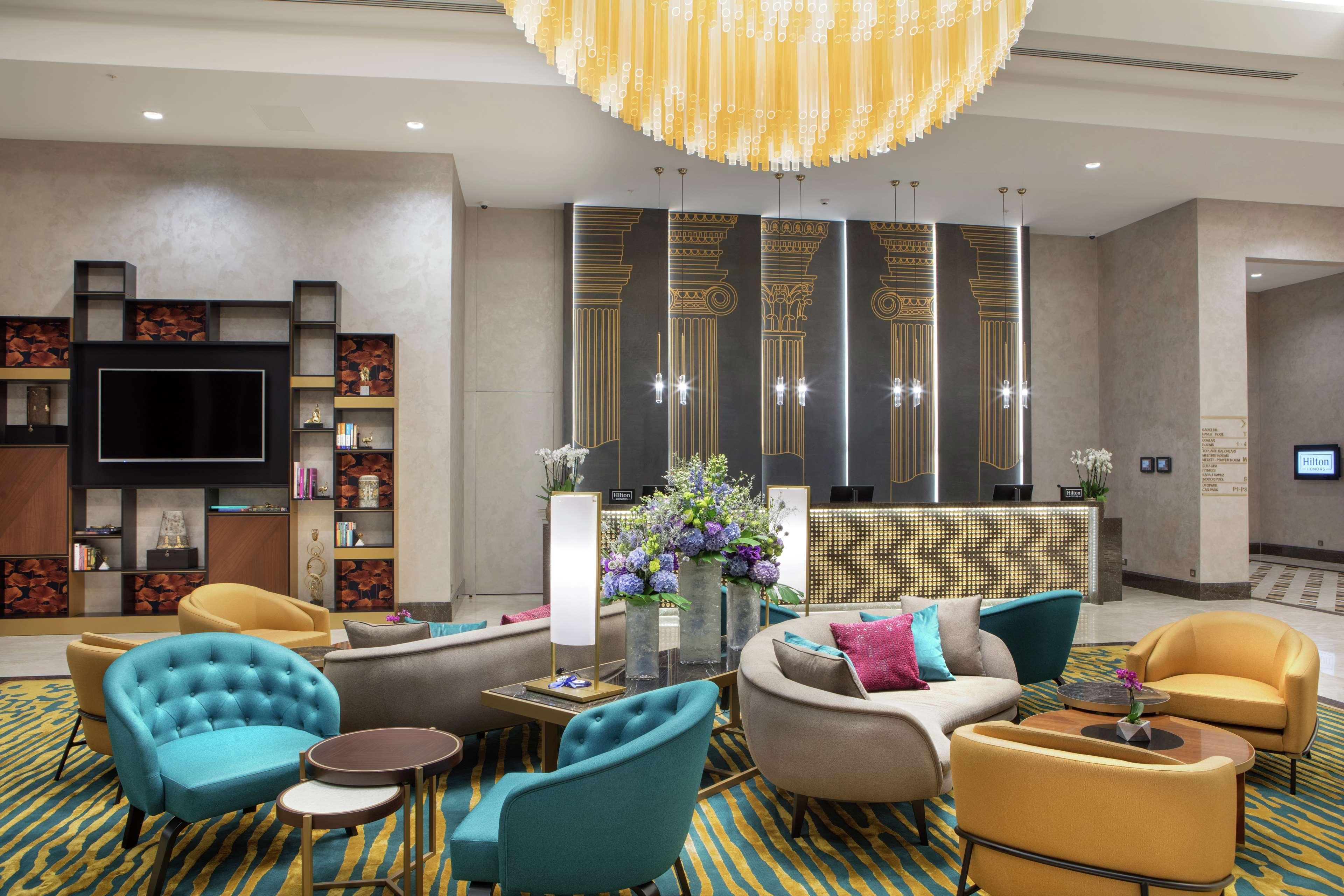 Doubletree By Hilton Antalya City Centre Εξωτερικό φωτογραφία Lobby