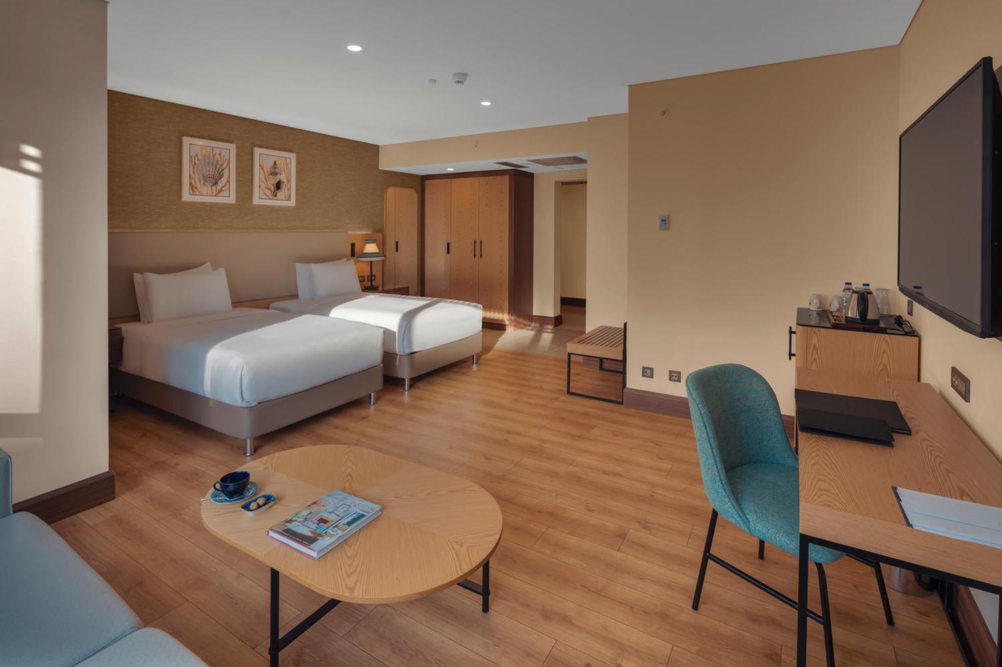 Doubletree By Hilton Antalya City Centre Εξωτερικό φωτογραφία A room at the hotel