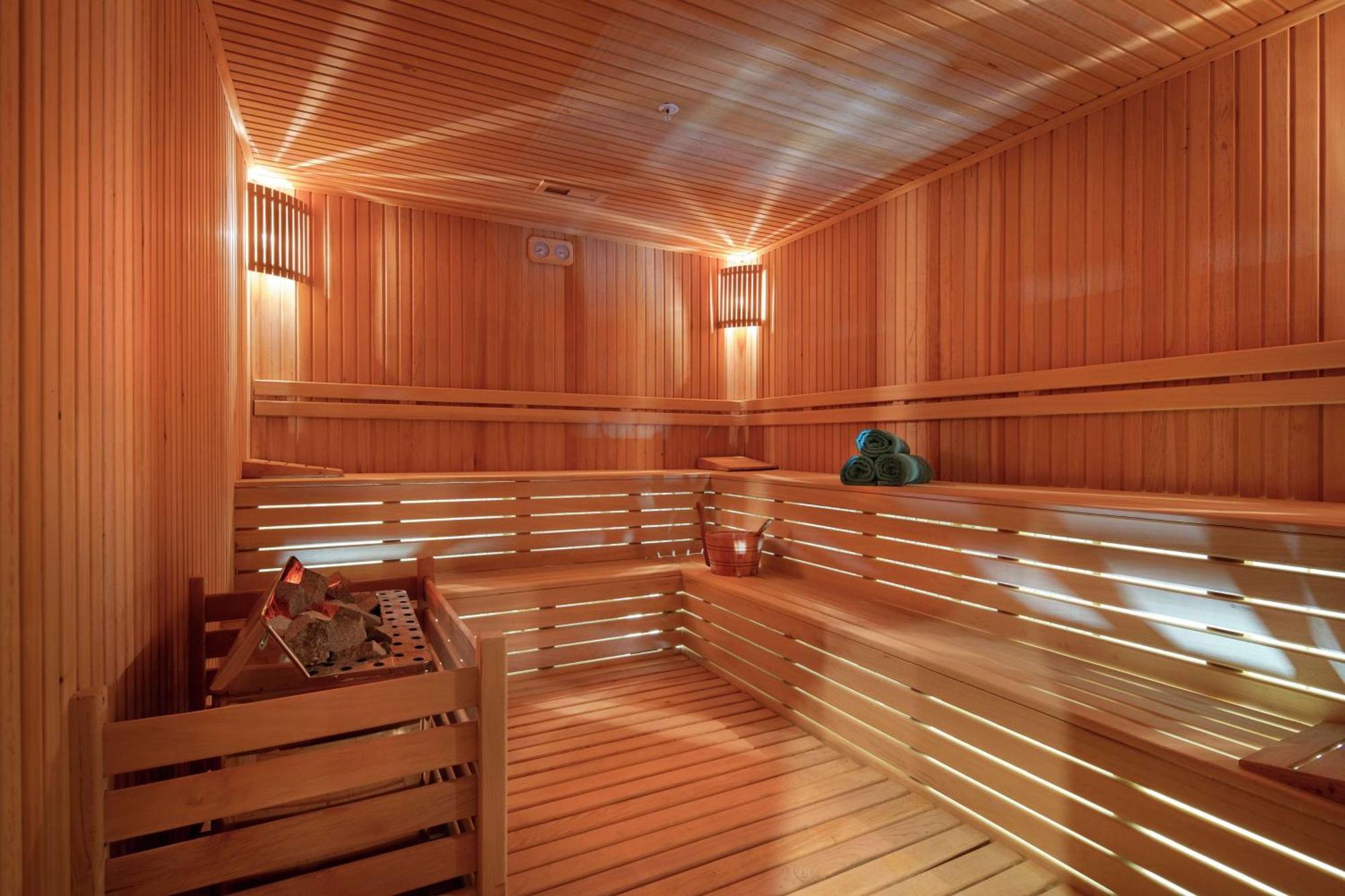 Doubletree By Hilton Antalya City Centre Εξωτερικό φωτογραφία A modern Finnish sauna